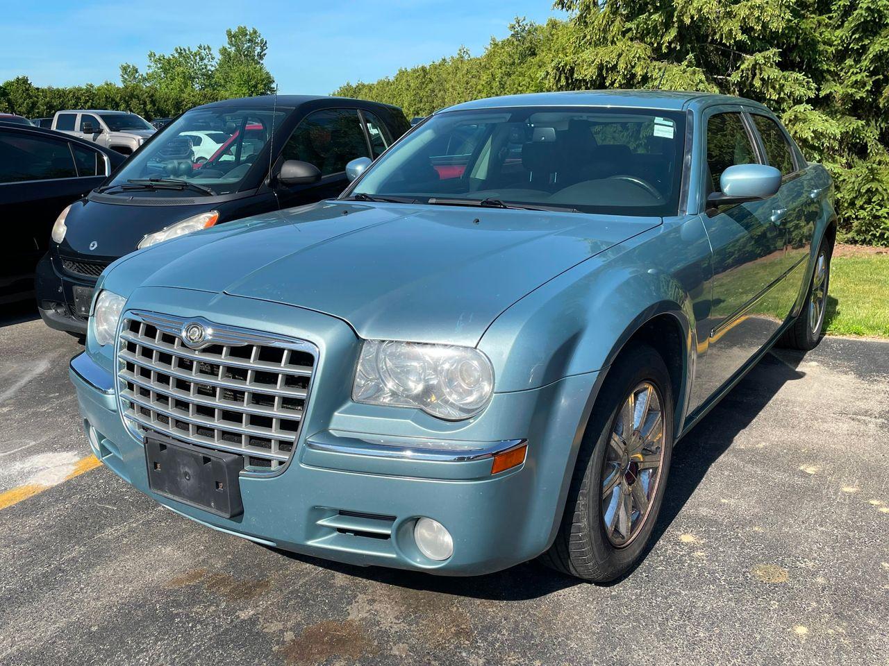 2008 Chrysler 300 Limited-3