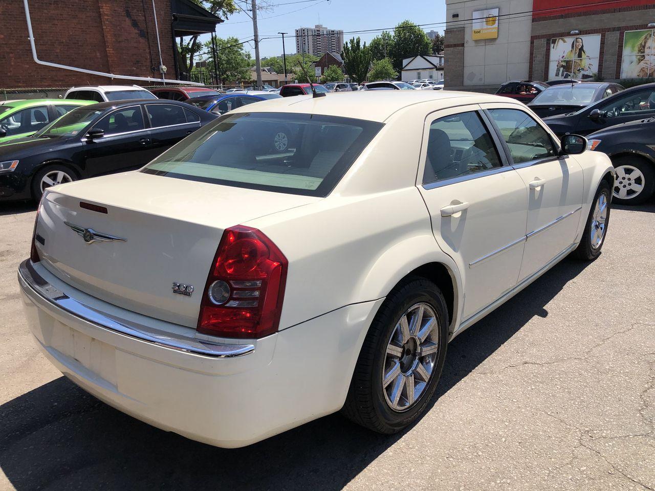 2008 Chrysler 300 Limited-1
