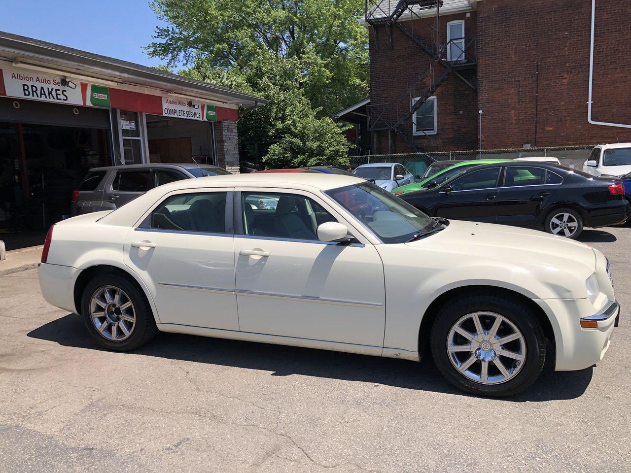 2008 Chrysler 300 Limited-2