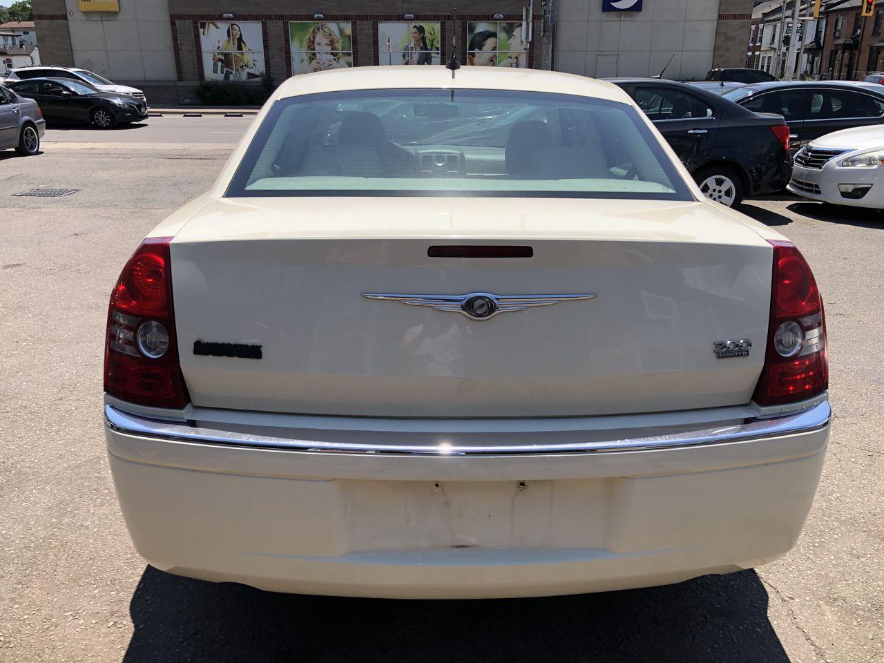 2008 Chrysler 300 Limited-3