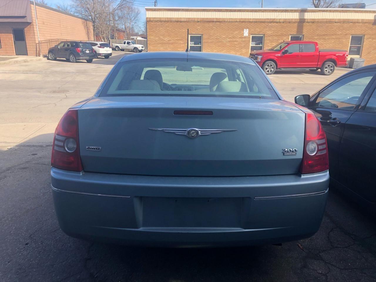 2008 Chrysler 300 Touring-3