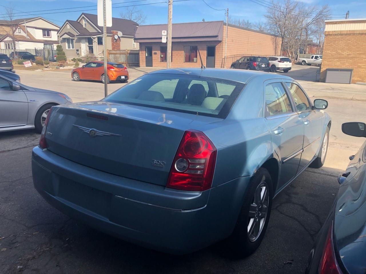 2008 Chrysler 300 Touring-4