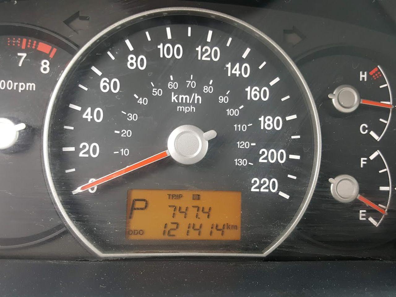 2008 Kia Rondo -1