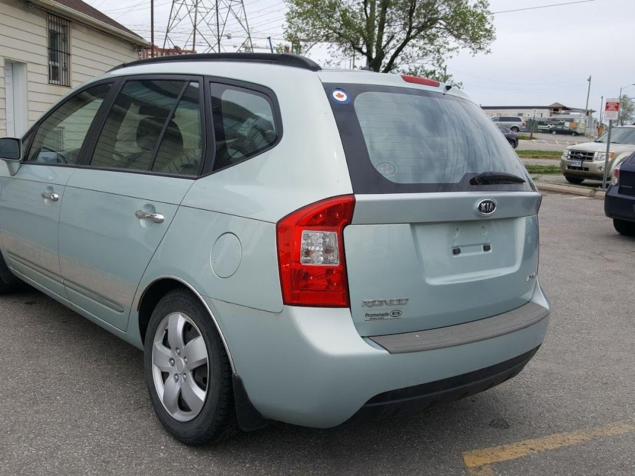 2008 Kia Rondo -4