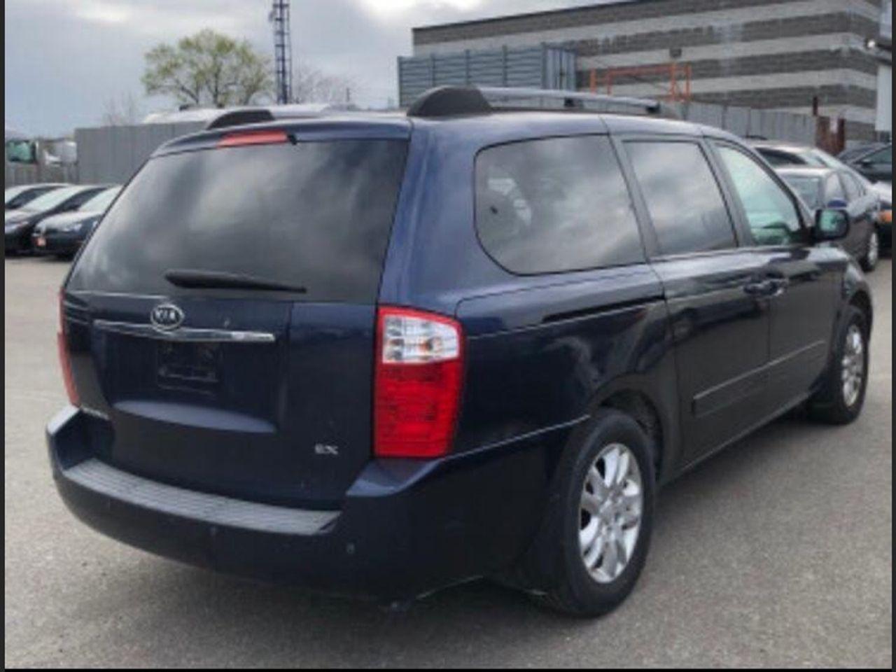 2008 Kia Sedona LX-2