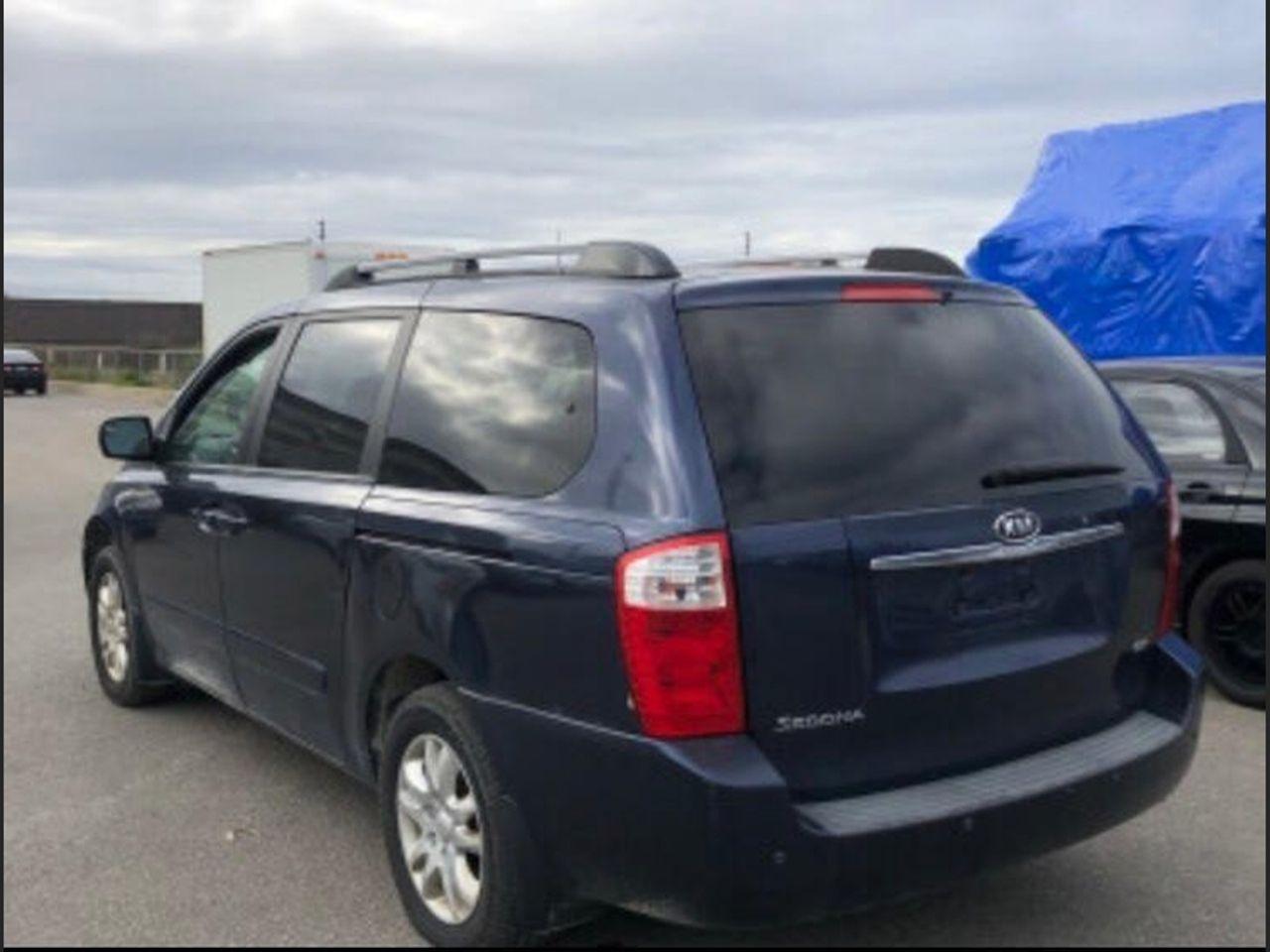 2008 Kia Sedona LX-3