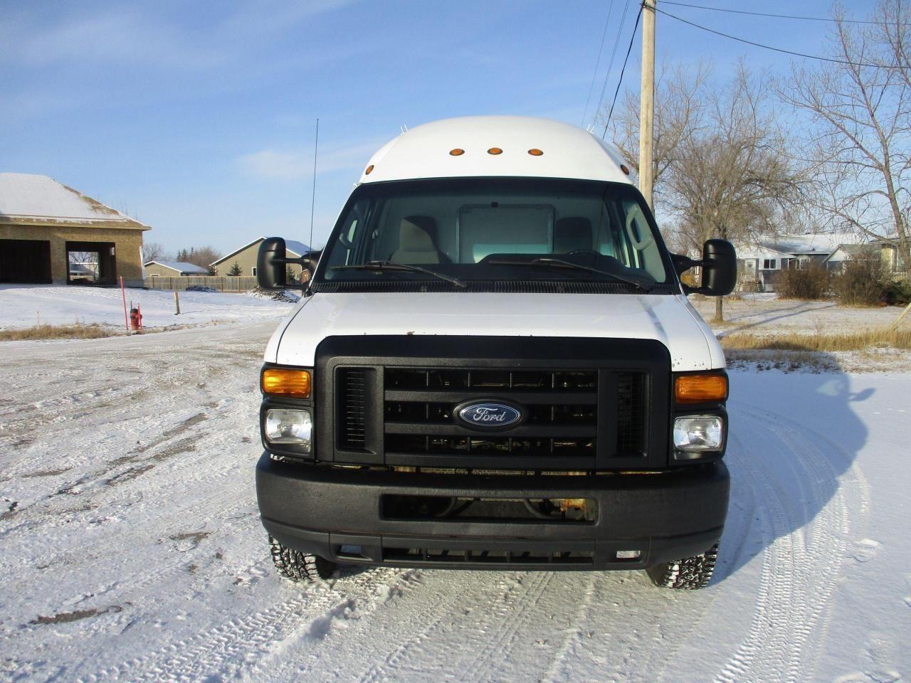 2009 Ford Econoline -1