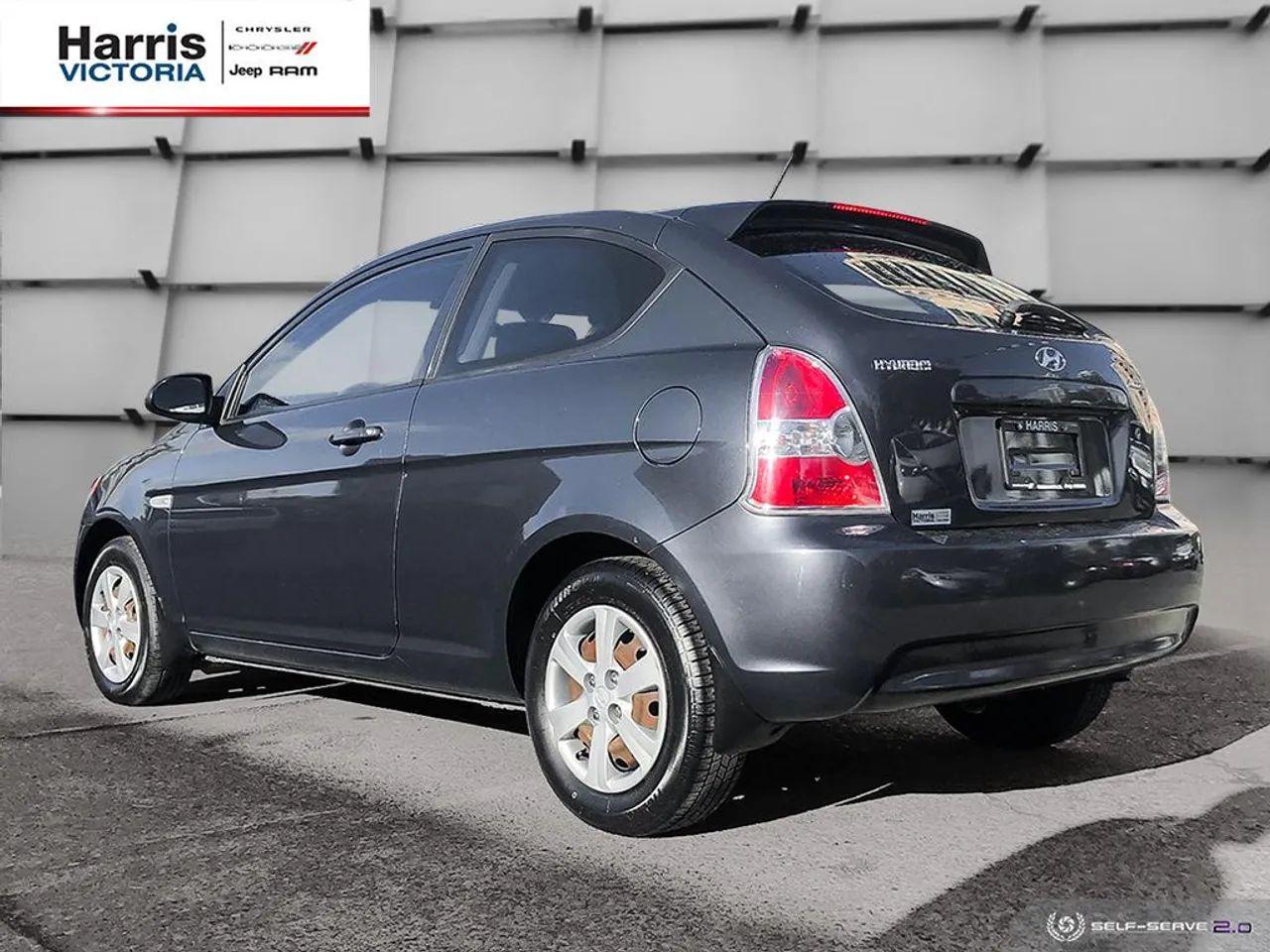 2009 Hyundai Accent L-3