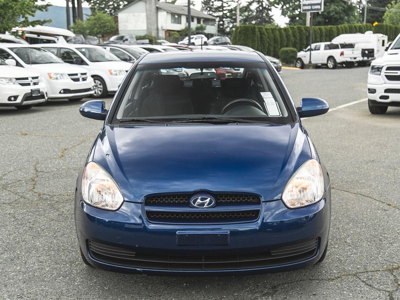 2009 Hyundai Accent L-1