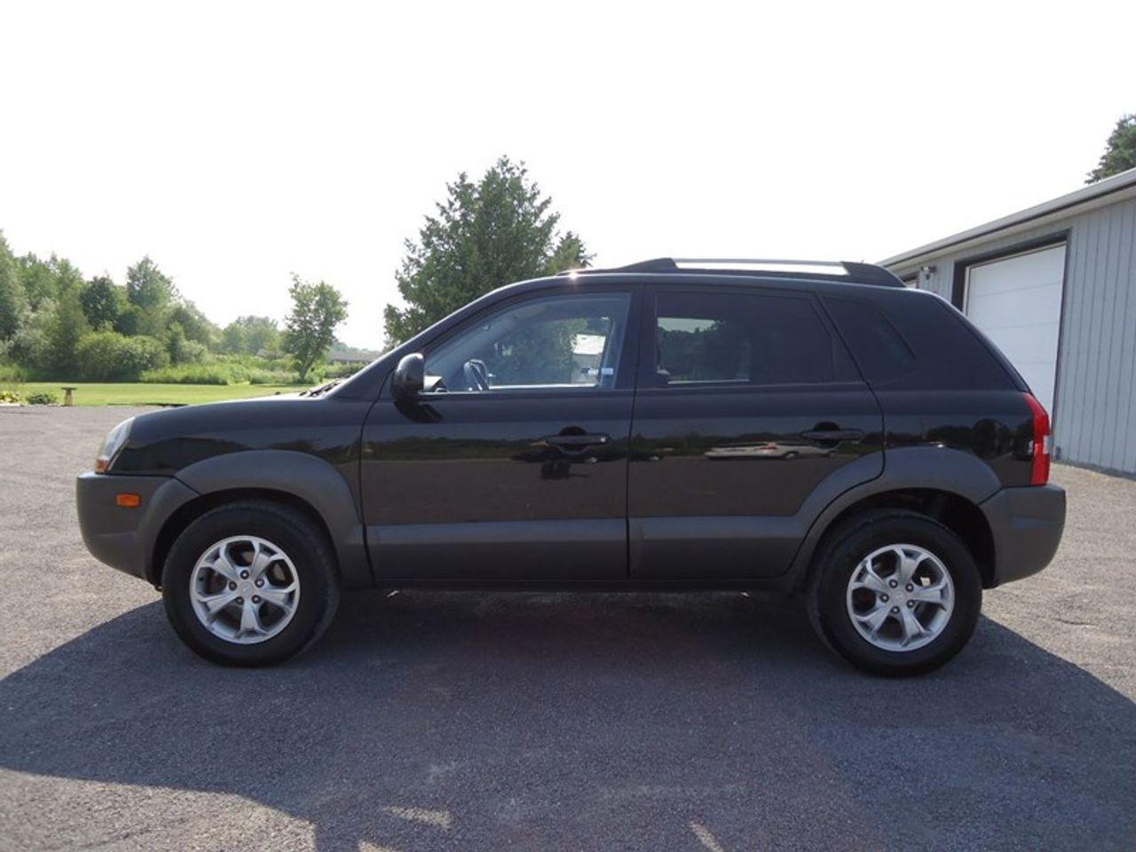 2009 Hyundai Tucson GL-1