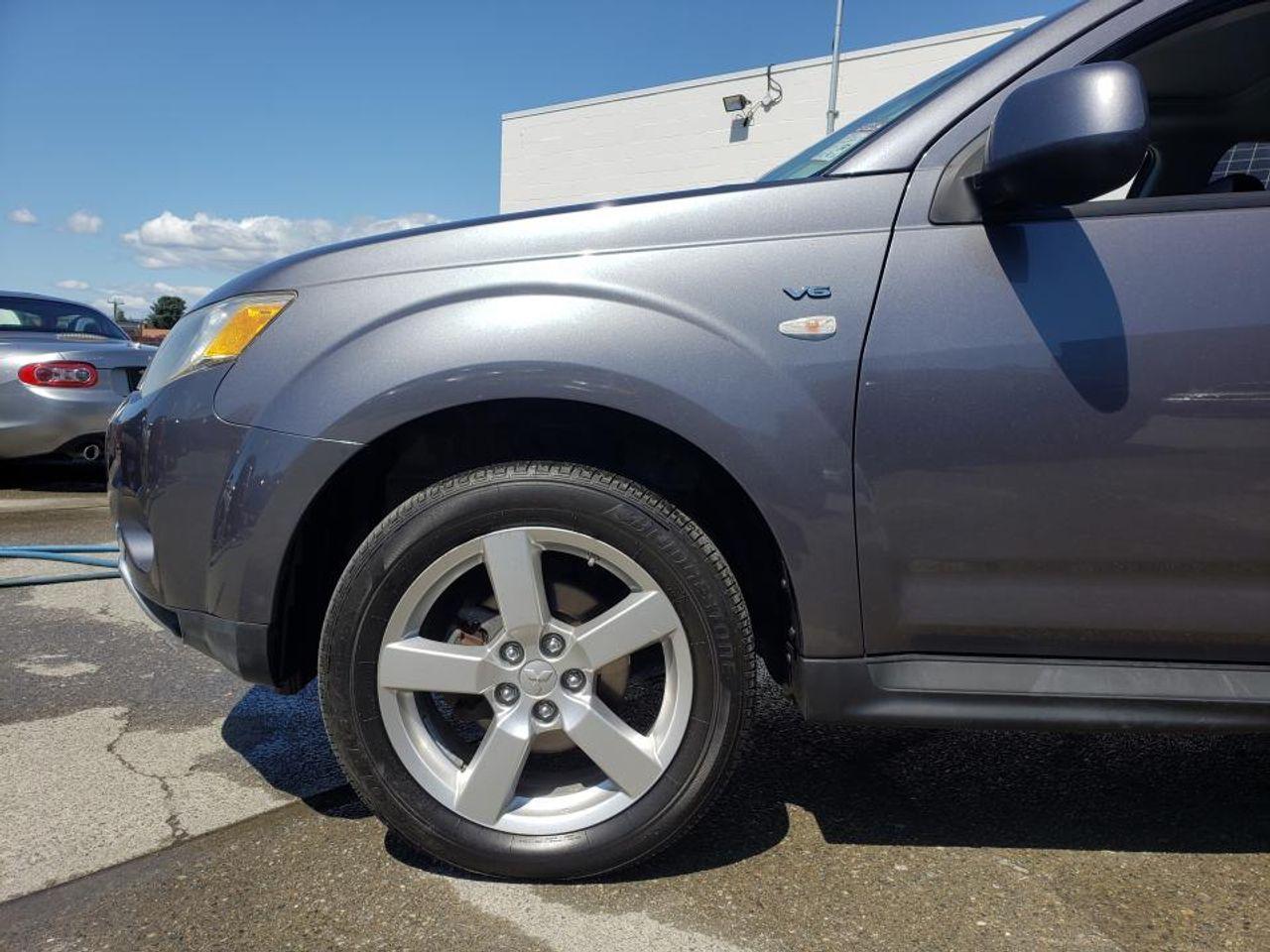 2009 Mitsubishi Outlander XLS-4