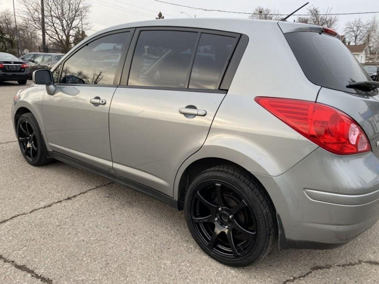 2009 Nissan Versa 1.8 S-4