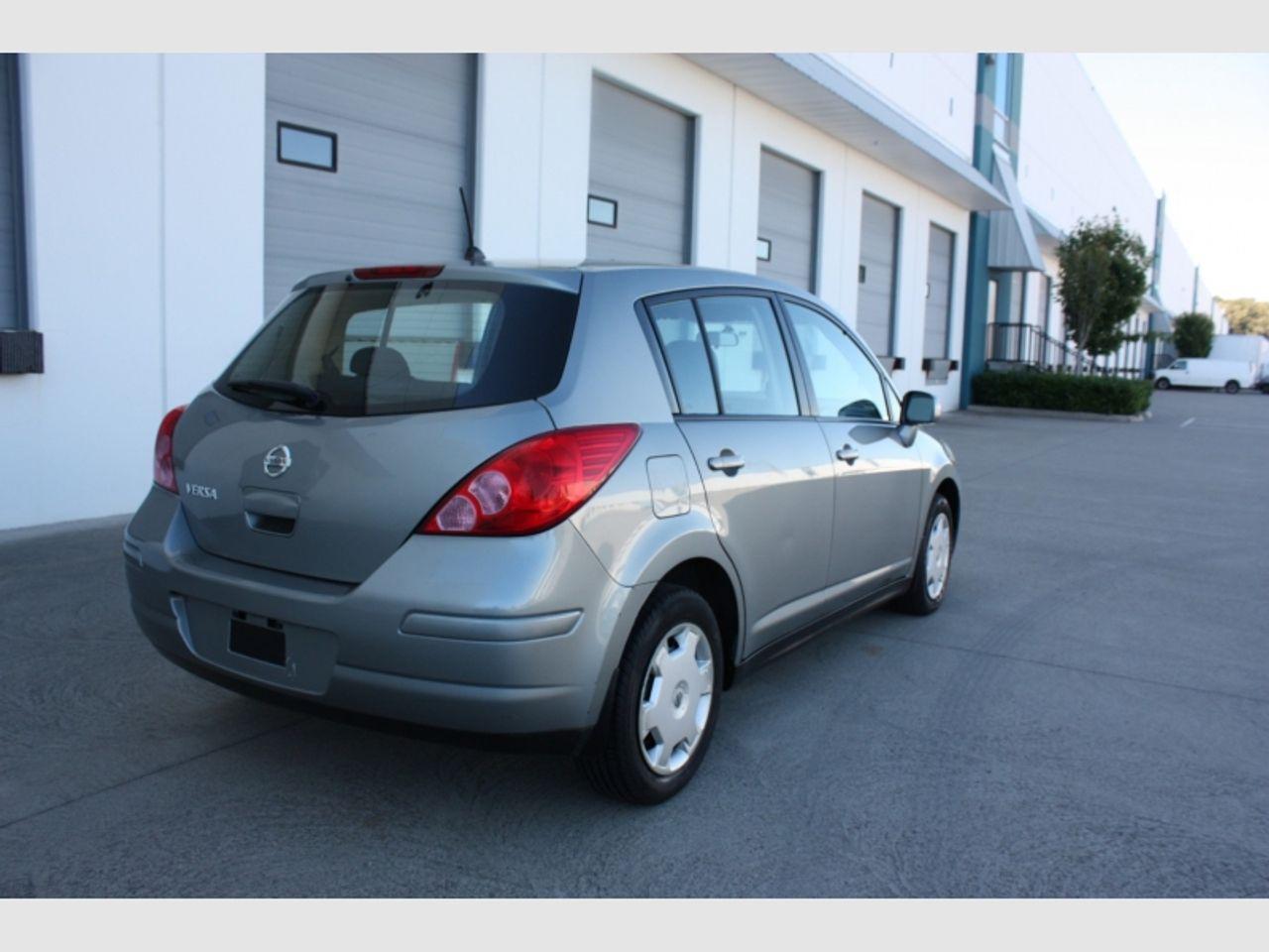 2009 Nissan Versa 1.8 S-4