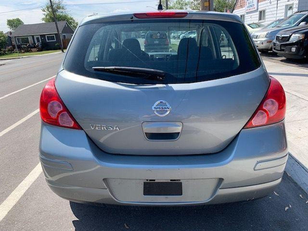 2009 Nissan Versa 1.8 S-4