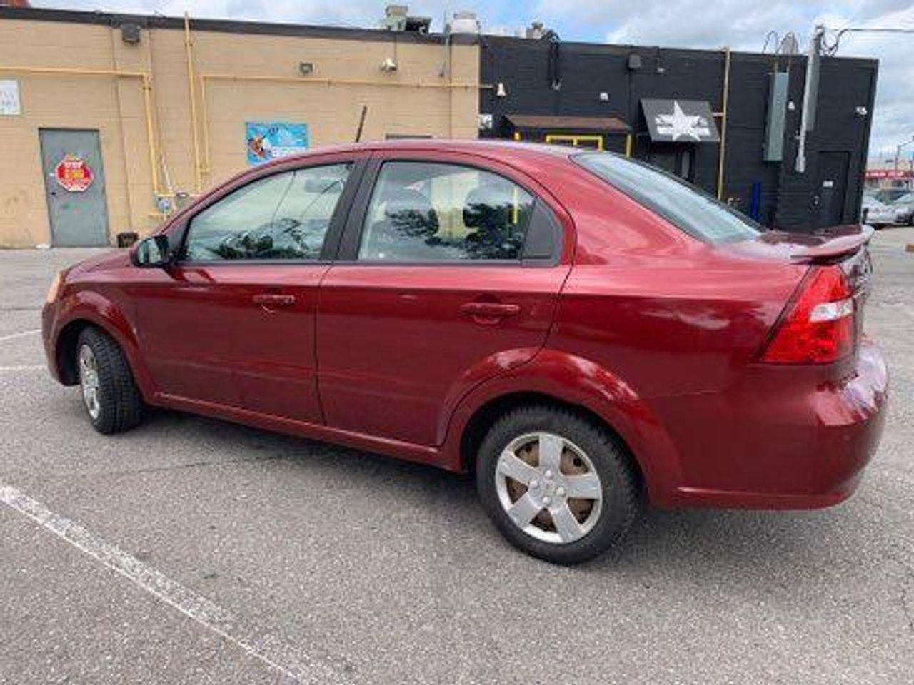 2009 Pontiac G3 Wave SE-2