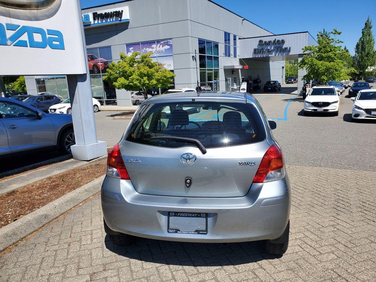 2009 Toyota Yaris S-3
