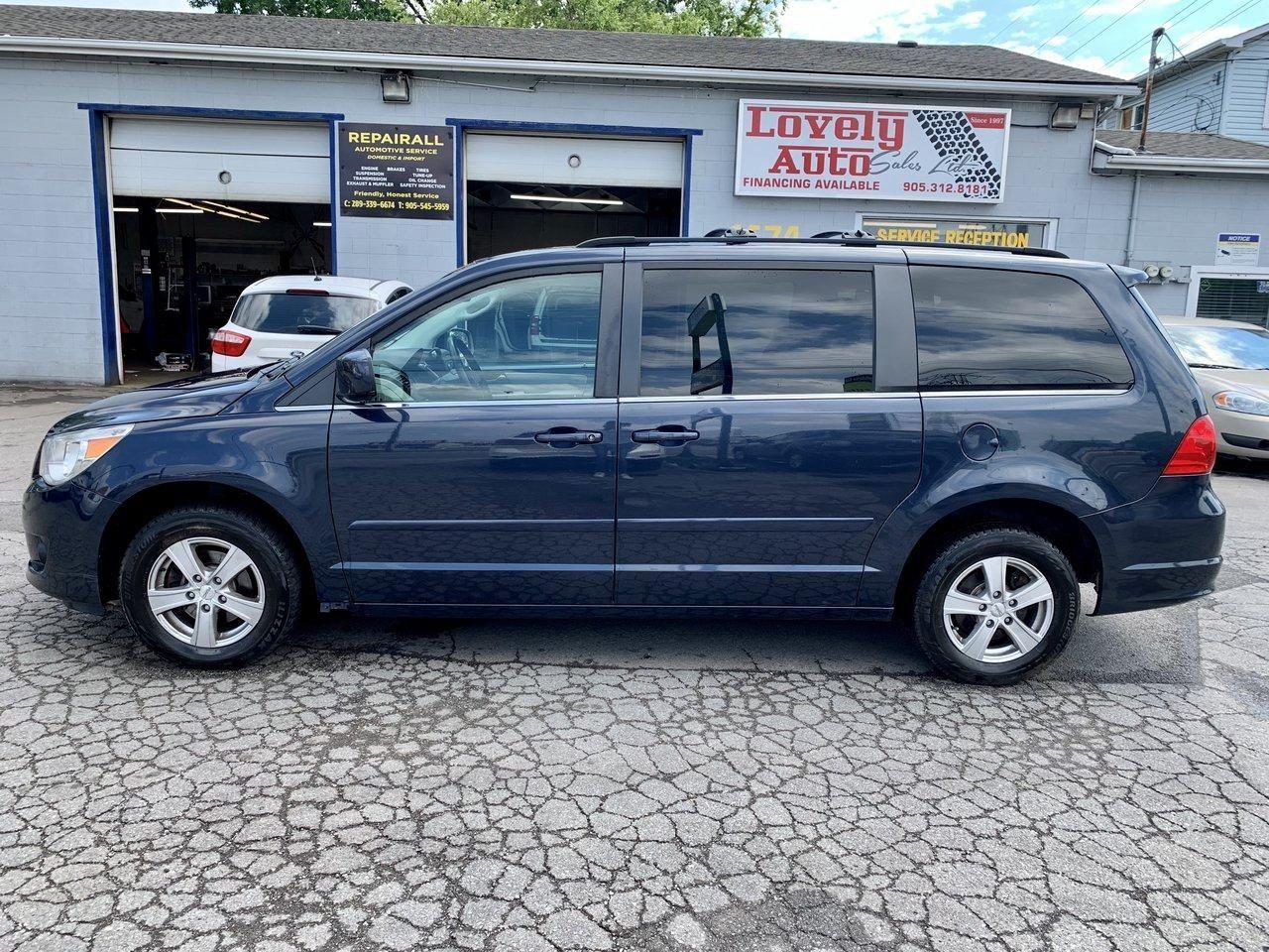 2009 Volkswagen Routan SEL-1