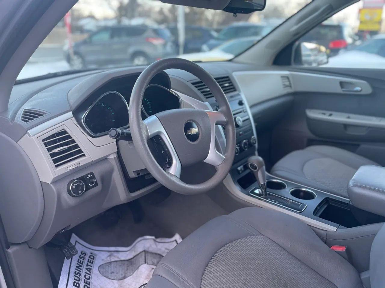 2010 Chevrolet Traverse LS-2