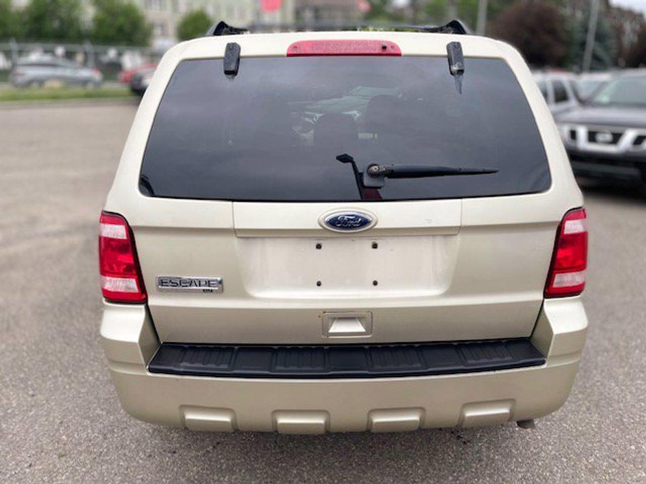 2010 Ford Escape XLT-4