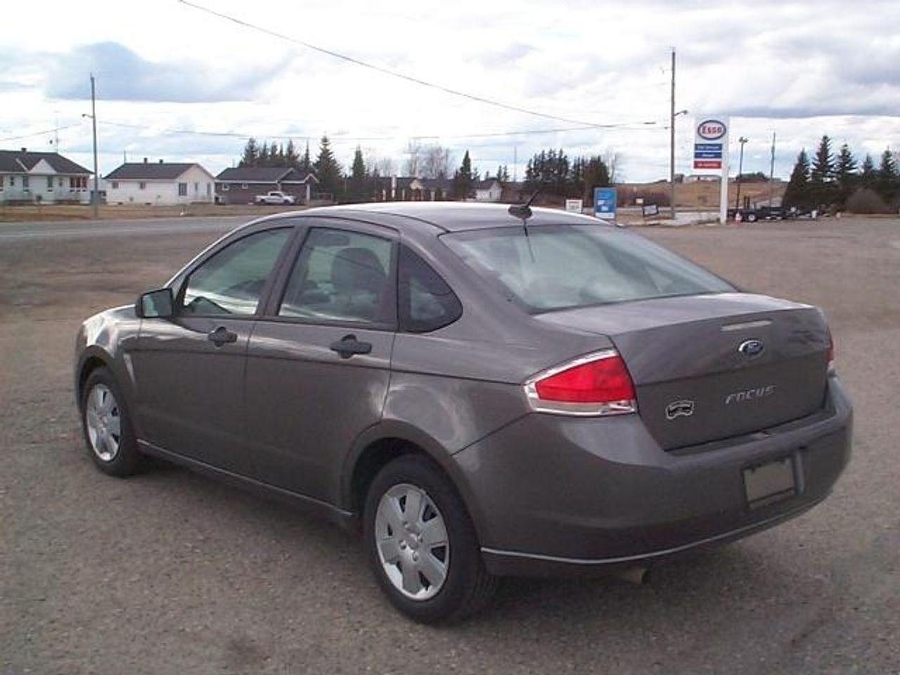 2010 Ford Focus S-3
