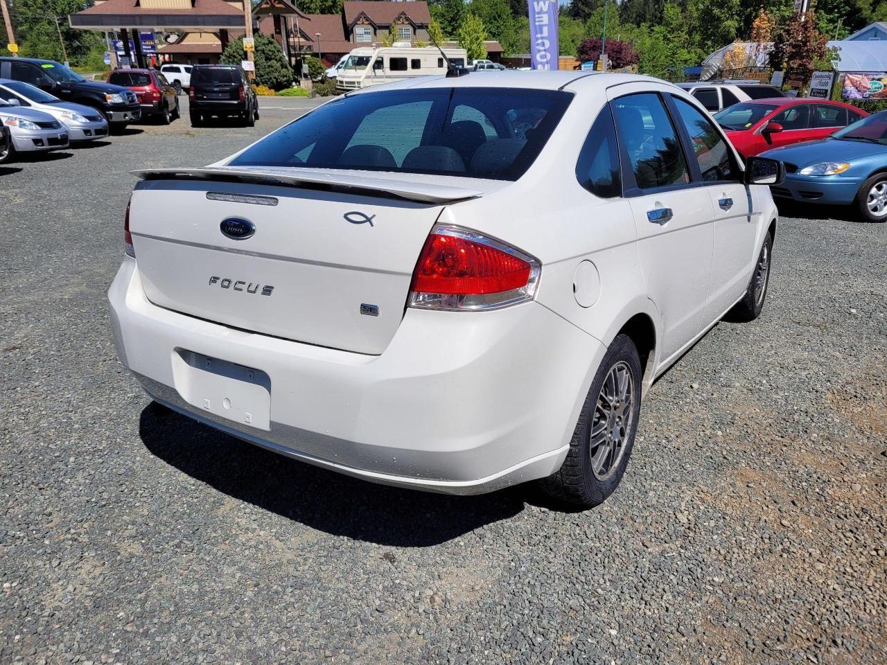 2010 Ford Focus SE-3