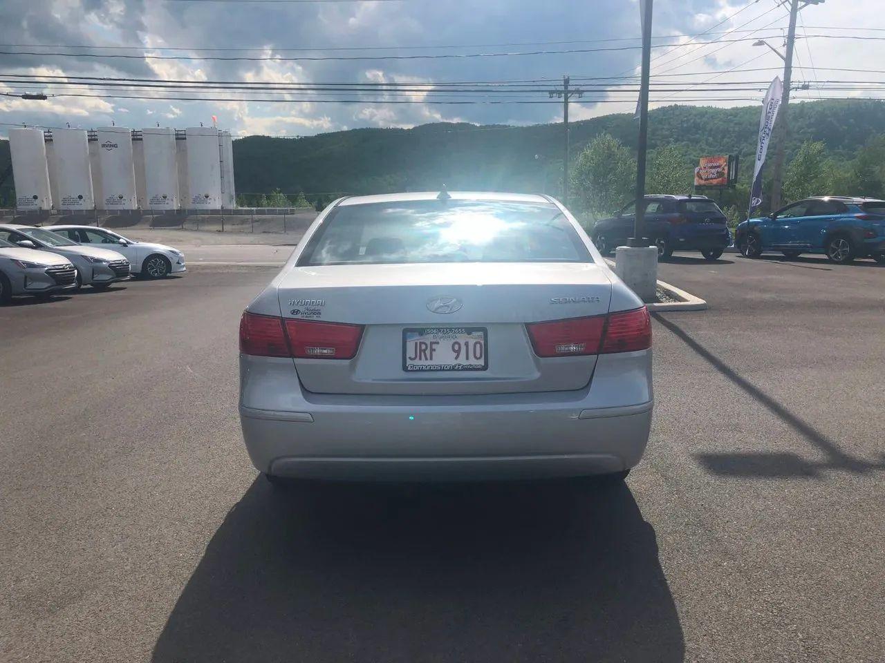 2010 Hyundai Sonata GL-4