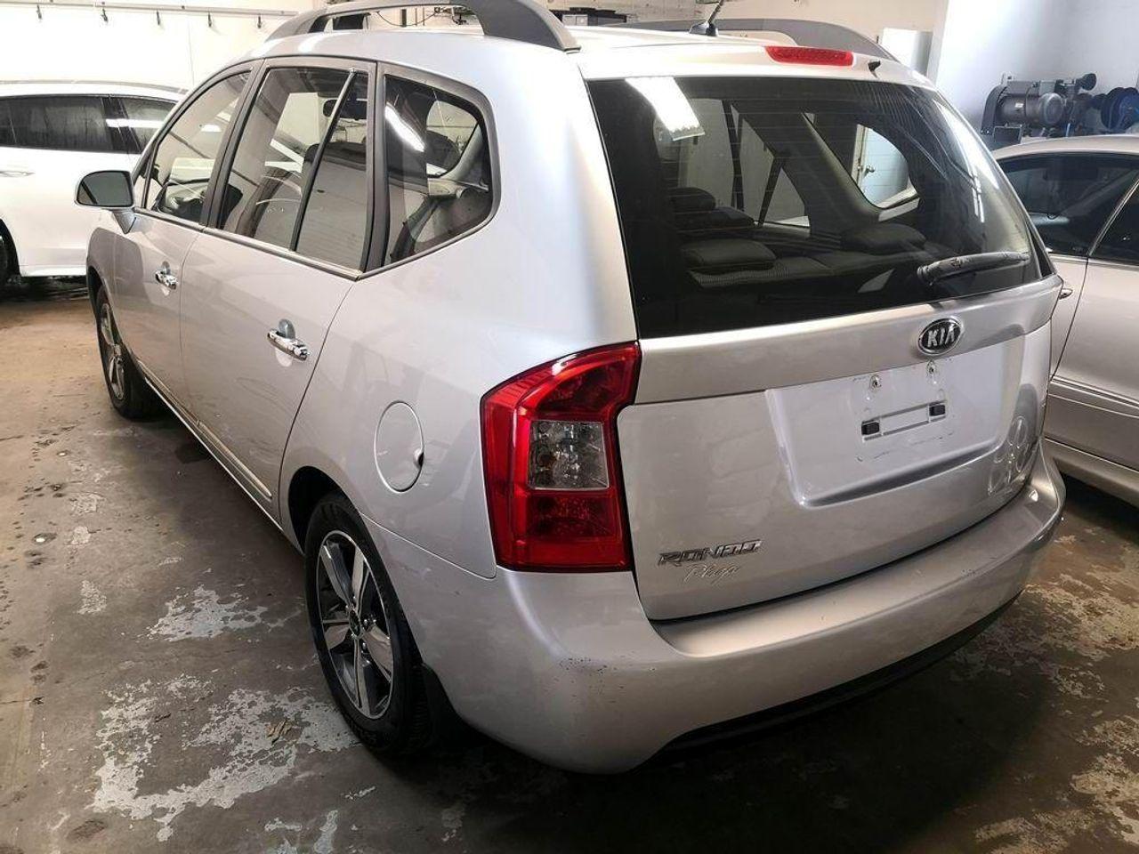 2010 Kia Rondo eX-3