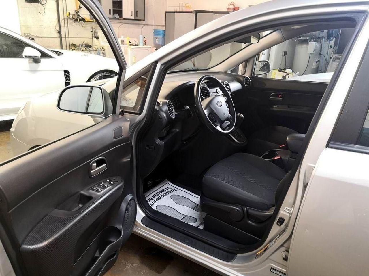 2010 Kia Rondo eX-4