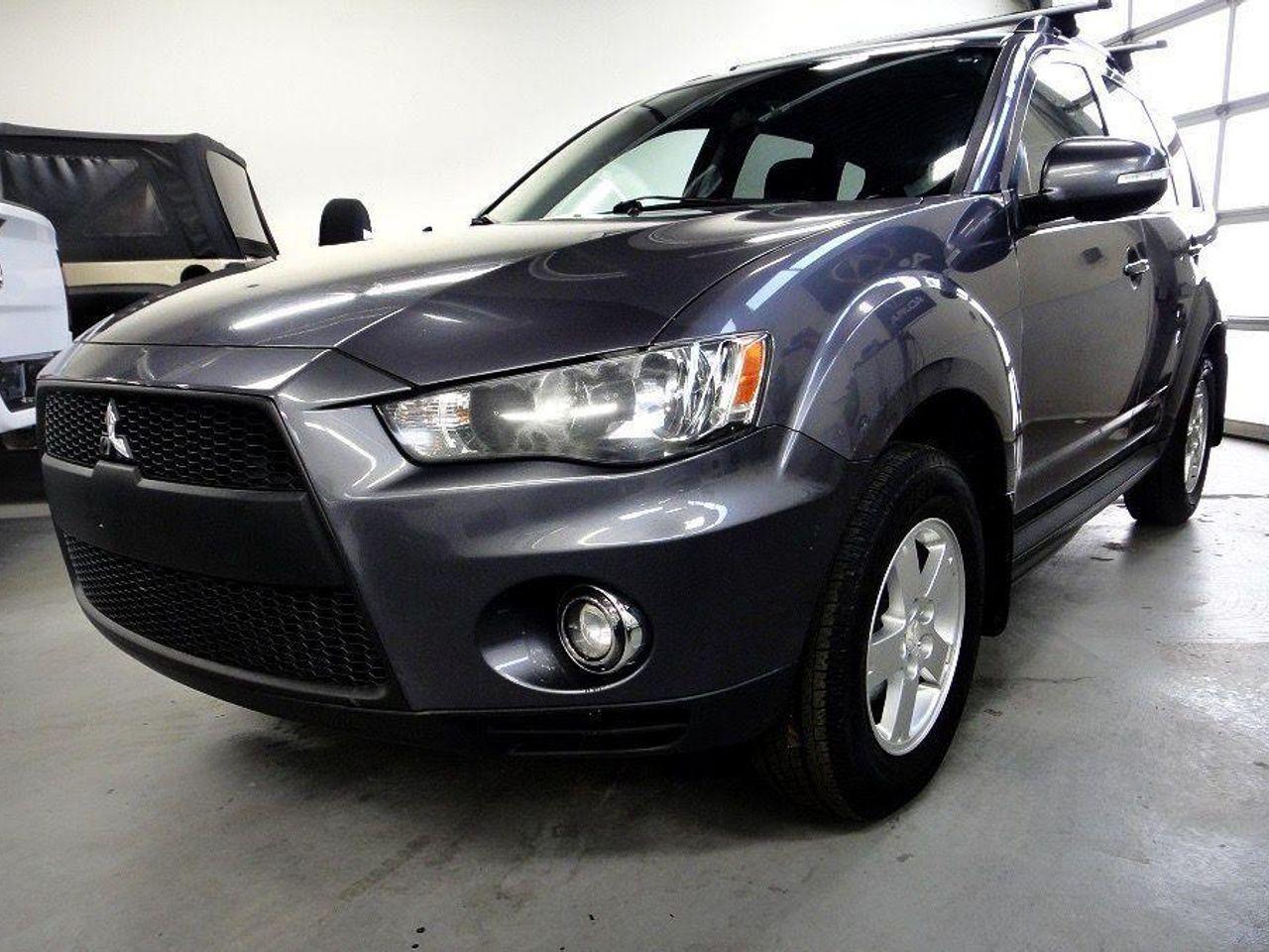 2010 Mitsubishi Outlander XLS-2