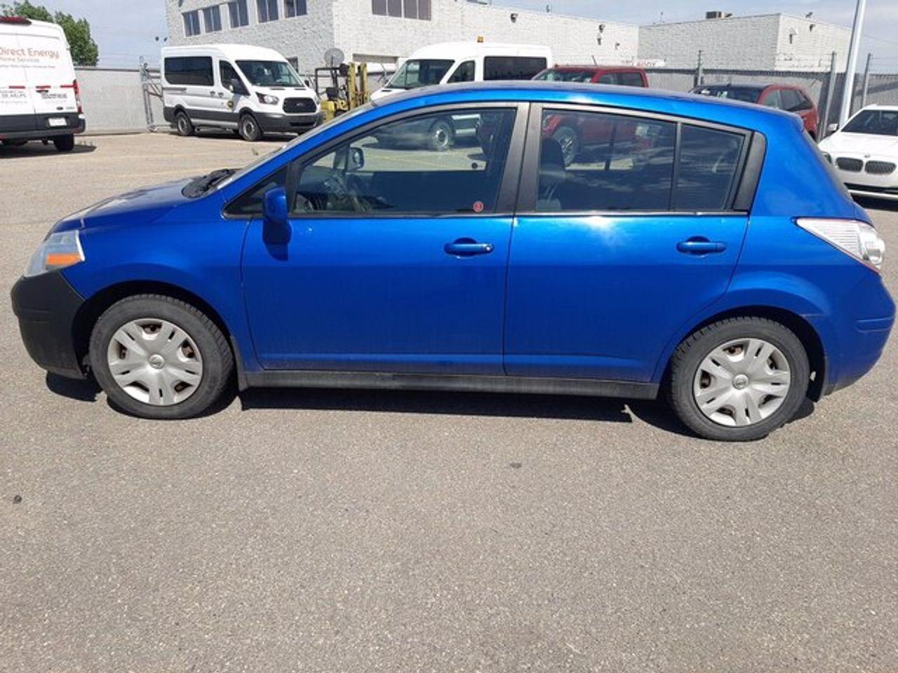 2010 Nissan Versa 1.8 S-1