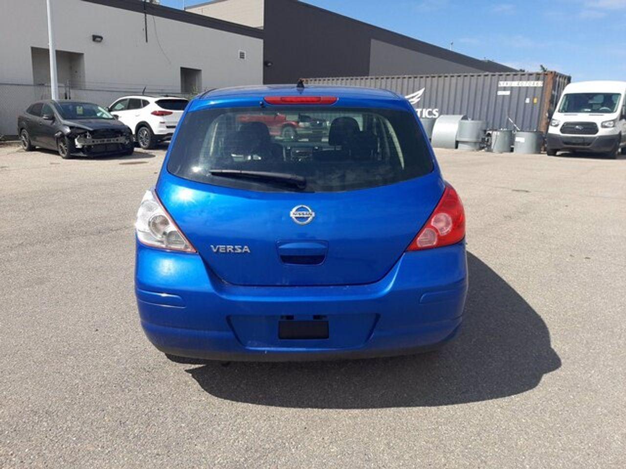 2010 Nissan Versa 1.8 S-3