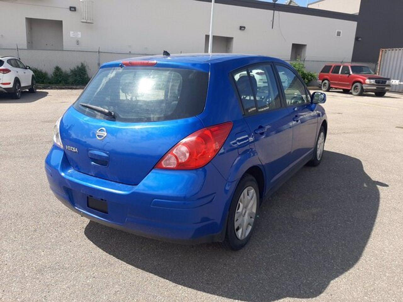 2010 Nissan Versa 1.8 S-4