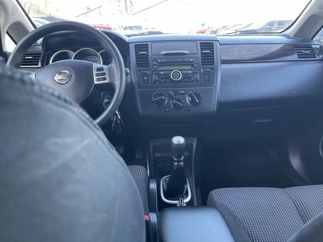 2010 Nissan Versa 1.8 S-1