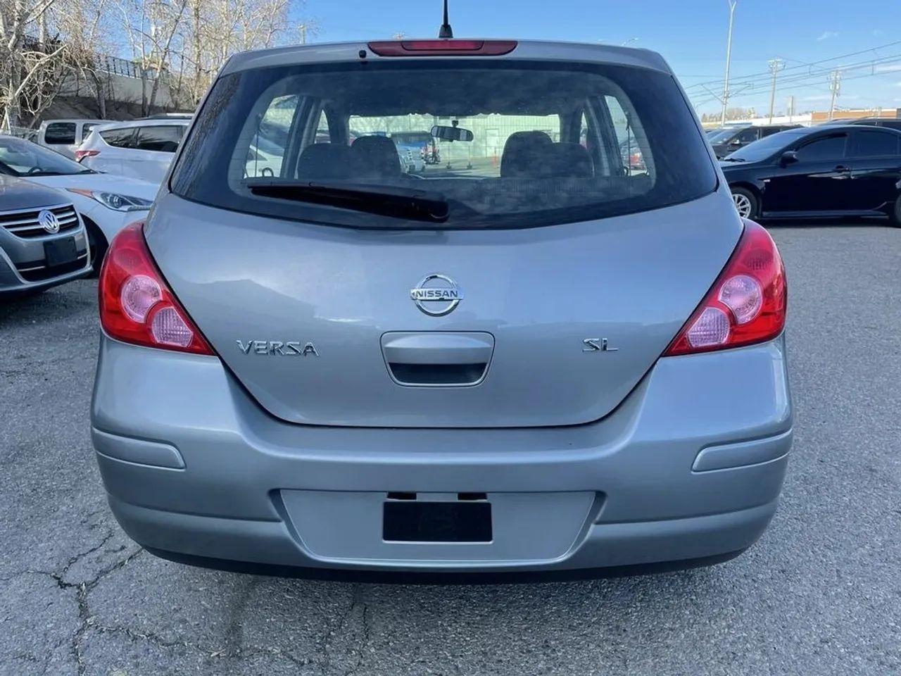 2010 Nissan Versa 1.8 S-2
