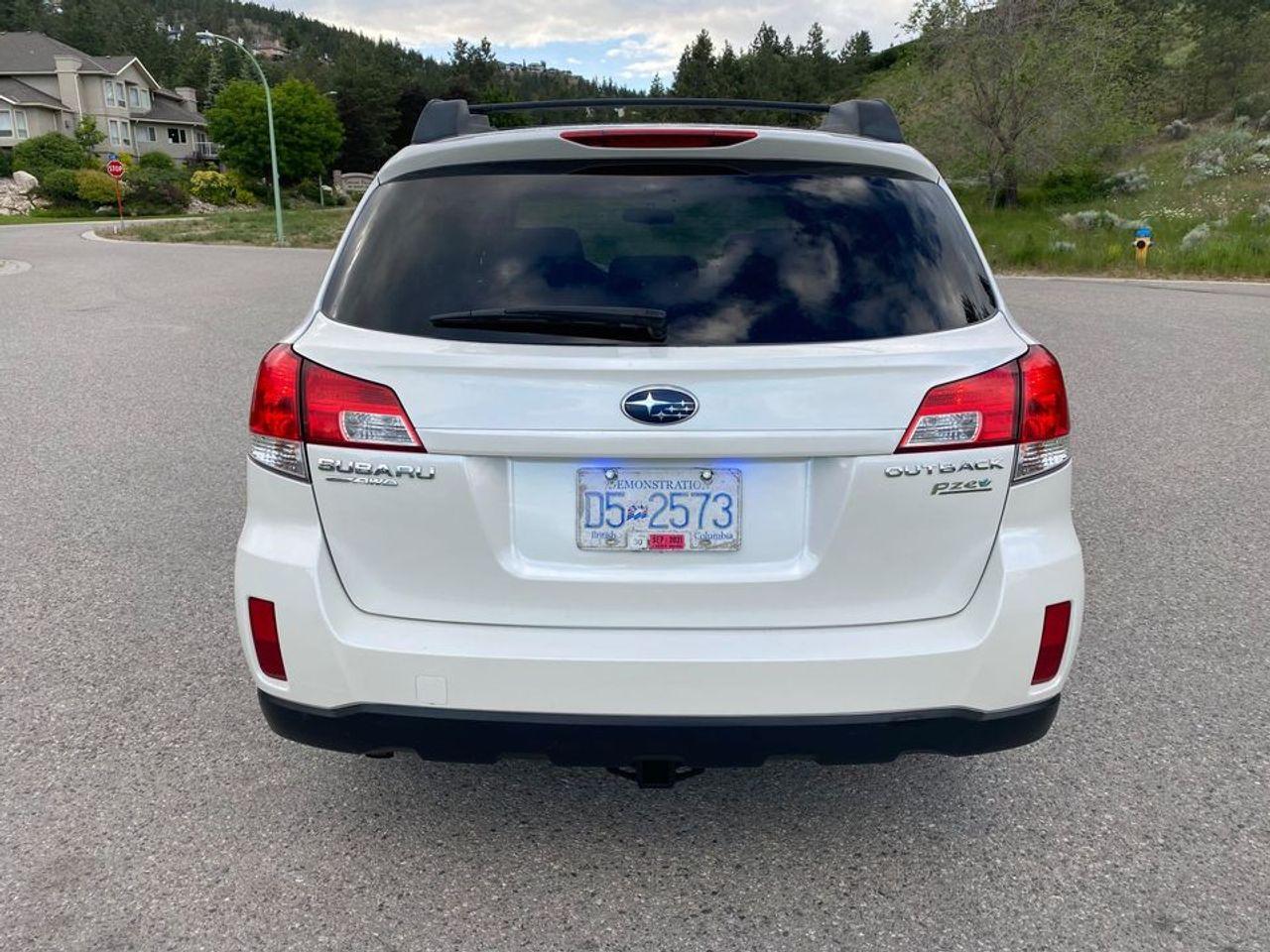 2010 Subaru Outback 2.5i Premium-3