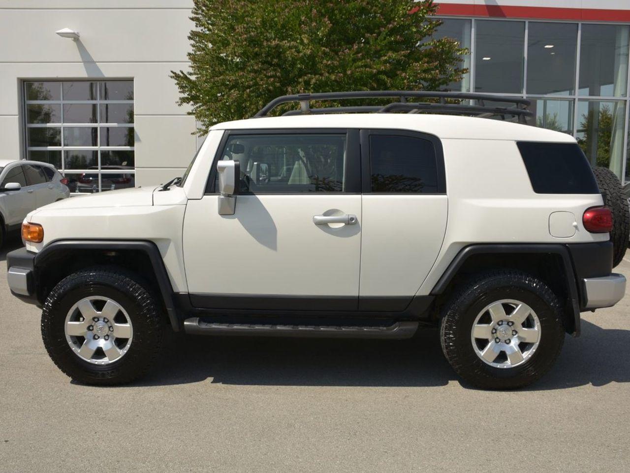 2010 Toyota FJ Cruiser Base-2