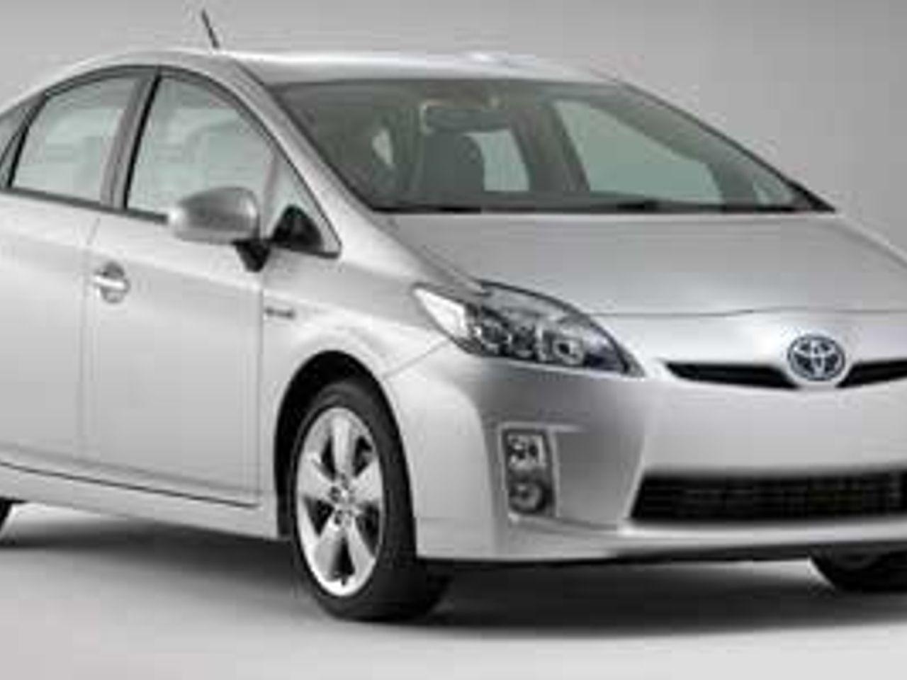 2010 Toyota Prius V-0
