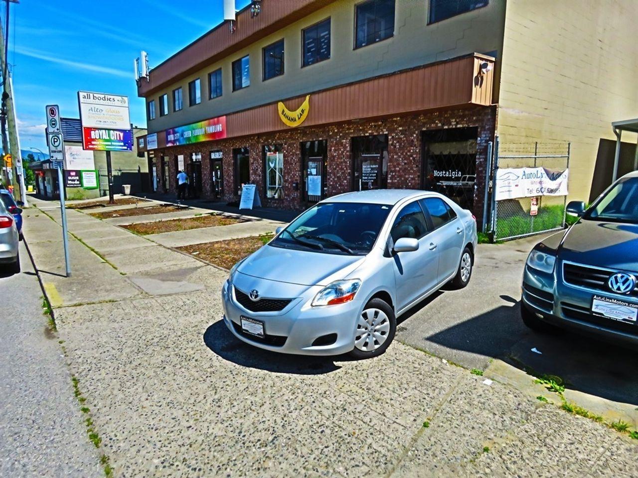 2010 Toyota Yaris -1