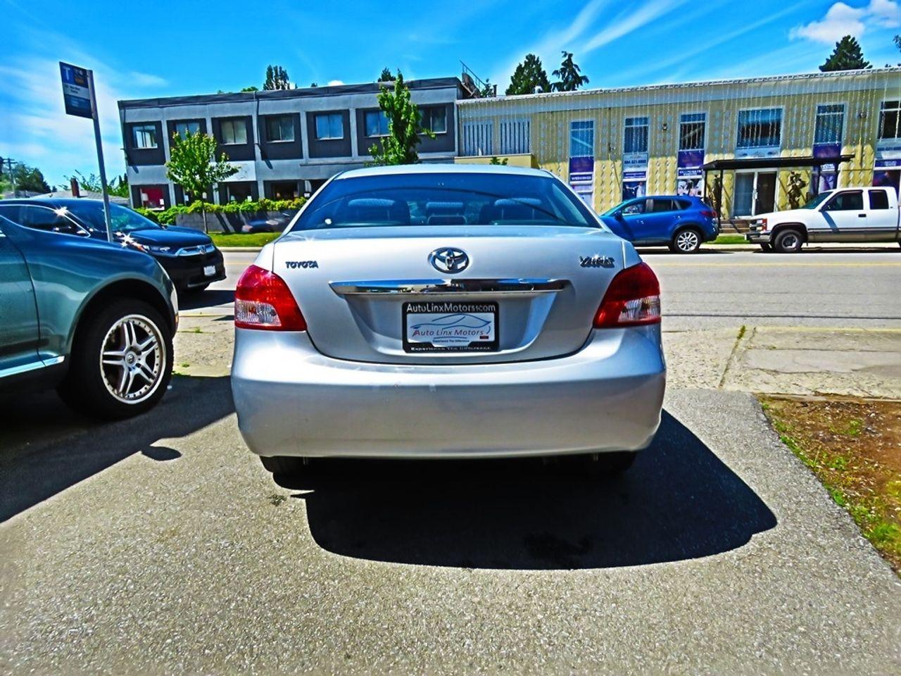 2010 Toyota Yaris -4
