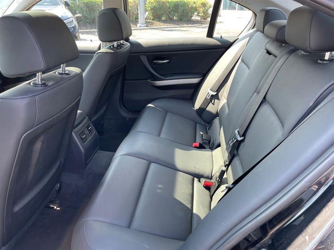 2011 BMW 3-Series 323i-4