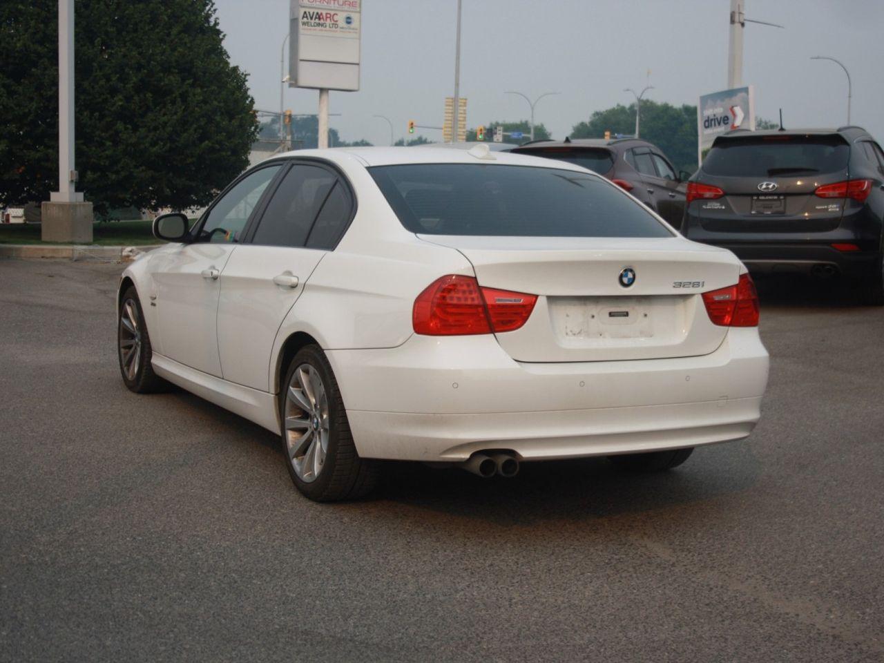 2011 BMW 3-Series 328i xDrive-2