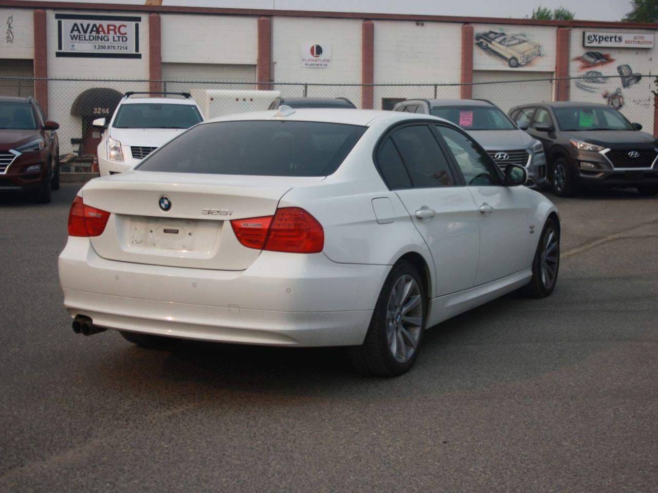 2011 BMW 3-Series 328i xDrive-3