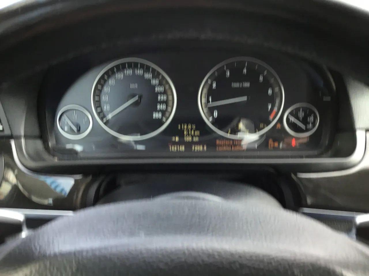 2011 BMW 5-Series 550i-3