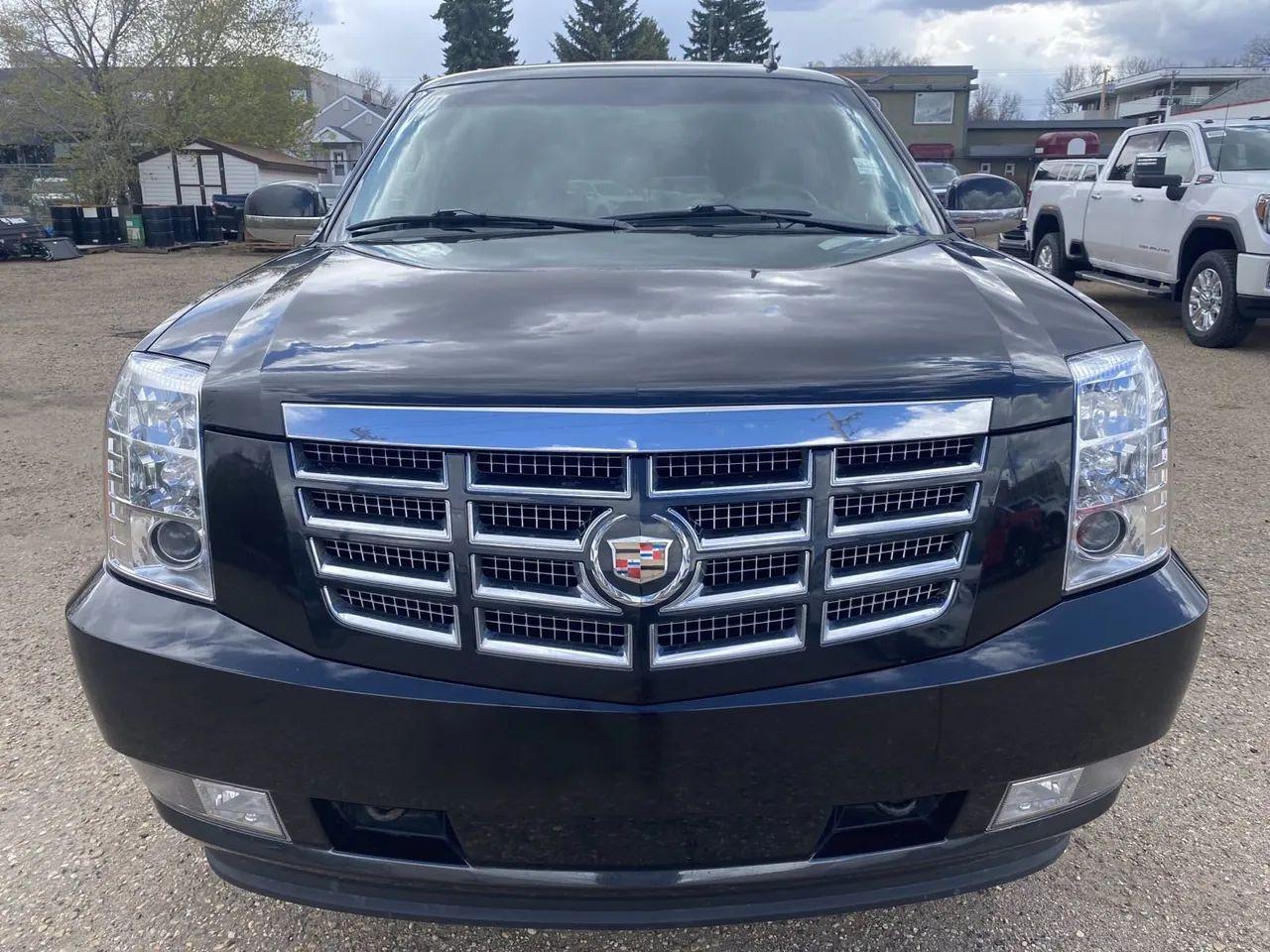 2011 Cadillac Escalade Luxury-1