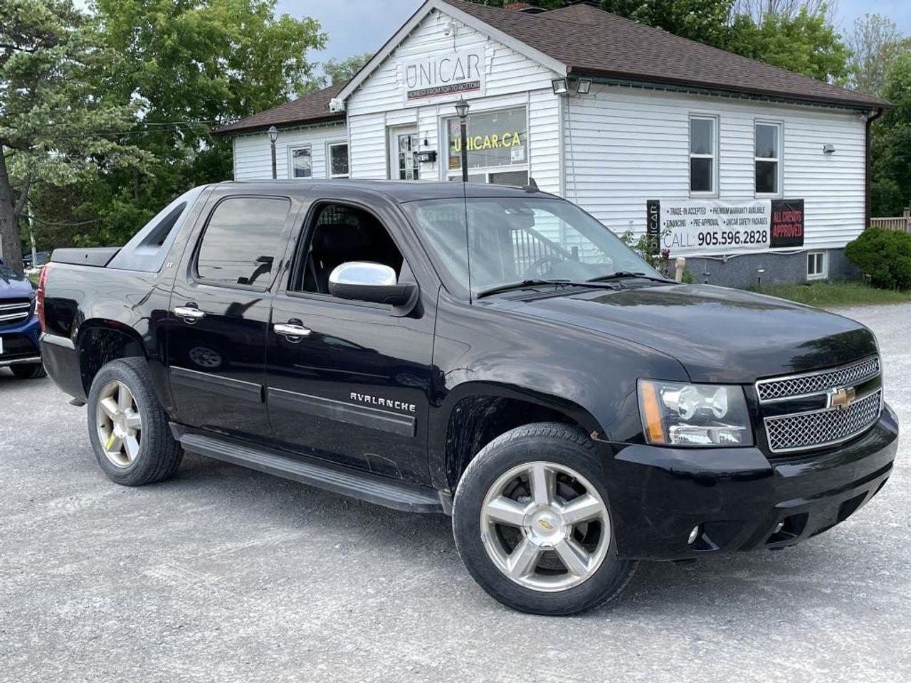 2011 Chevrolet Avalanche LT-0