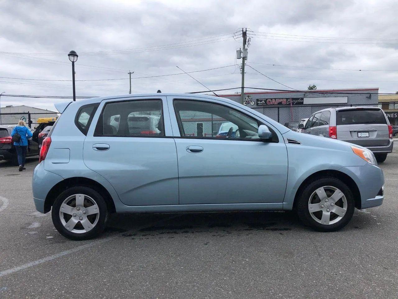 2011 Chevrolet Aveo5 LS-2