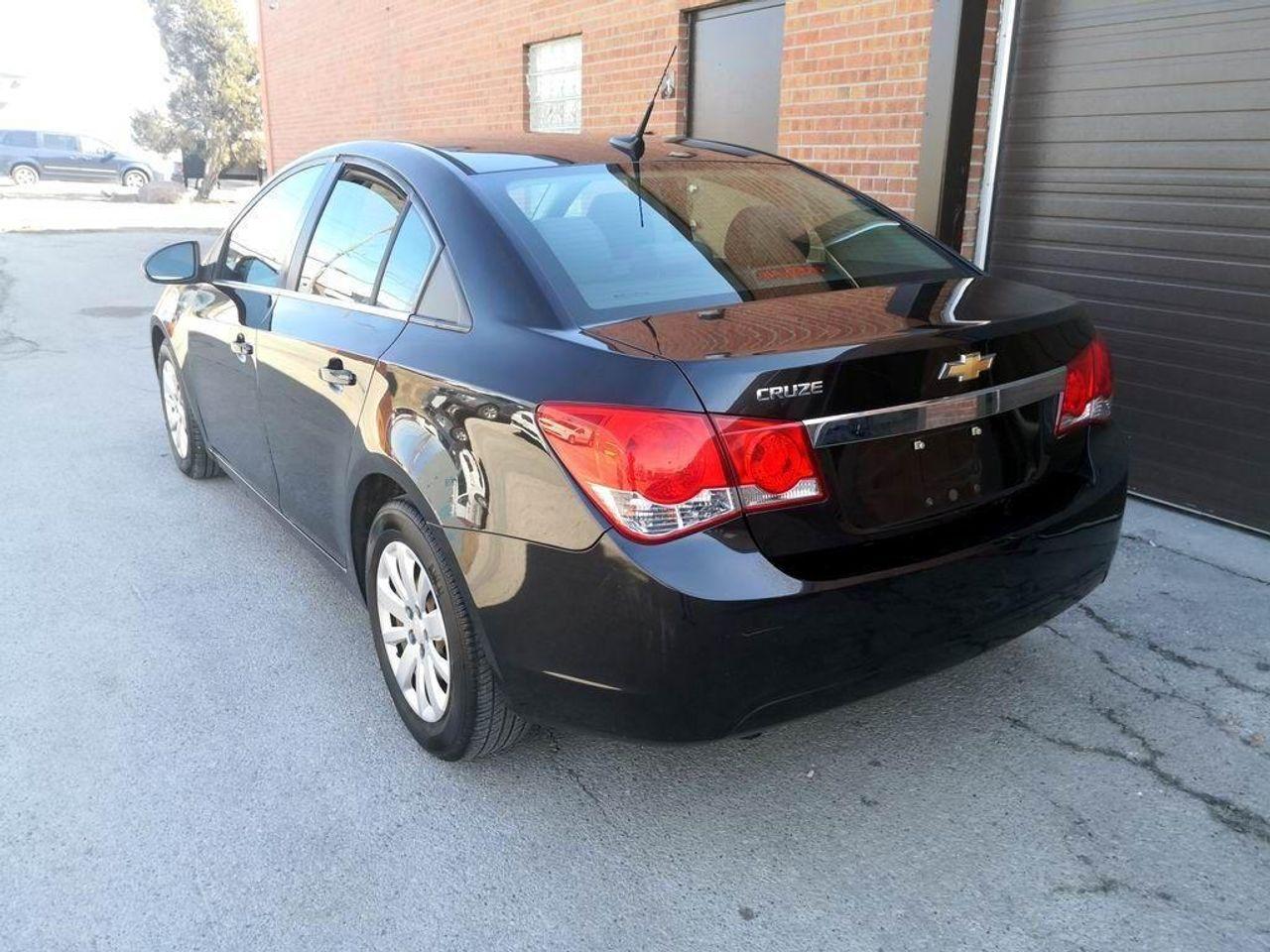 2011 Chevrolet Cruze LS-3