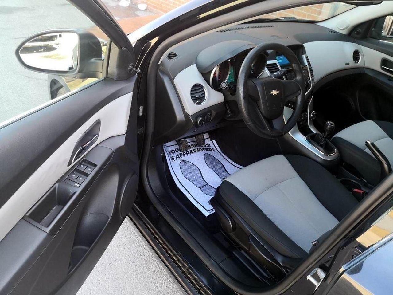 2011 Chevrolet Cruze LS-4