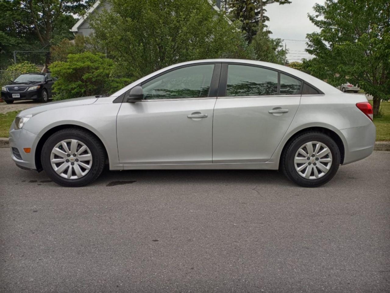 2011 Chevrolet Cruze LS-1