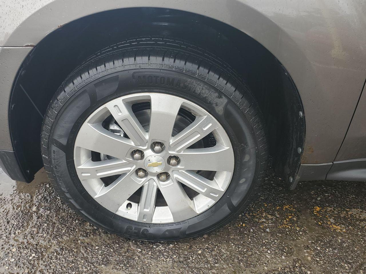 2011 Chevrolet Equinox LT2-4